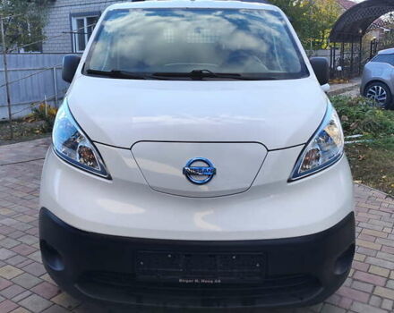 Белый Ниссан e-NV200, объемом двигателя 0 л и пробегом 45 тыс. км за 13999 $, фото 1 на Automoto.ua