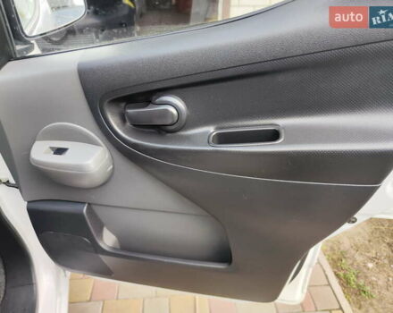 Белый Ниссан e-NV200, объемом двигателя 0 л и пробегом 45 тыс. км за 13999 $, фото 19 на Automoto.ua