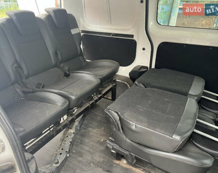 Белый Ниссан e-NV200, объемом двигателя 0 л и пробегом 150 тыс. км за 3300 $, фото 15 на Automoto.ua