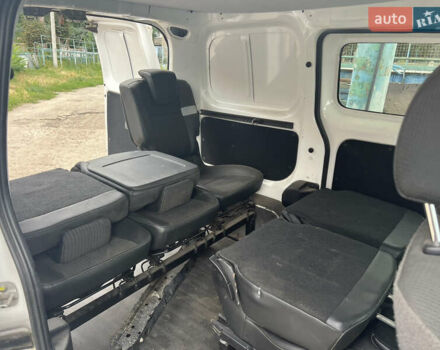 Белый Ниссан e-NV200, объемом двигателя 0 л и пробегом 150 тыс. км за 3300 $, фото 16 на Automoto.ua