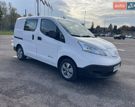 Білий Ніссан e-NV200, об'ємом двигуна 0 л та пробігом 48 тис. км за 9950 $, фото 4 на Automoto.ua