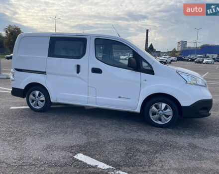 Білий Ніссан e-NV200, об'ємом двигуна 0 л та пробігом 48 тис. км за 9950 $, фото 5 на Automoto.ua