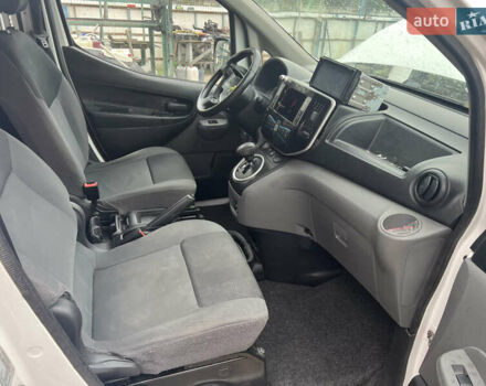 Белый Ниссан e-NV200, объемом двигателя 0 л и пробегом 150 тыс. км за 3300 $, фото 14 на Automoto.ua