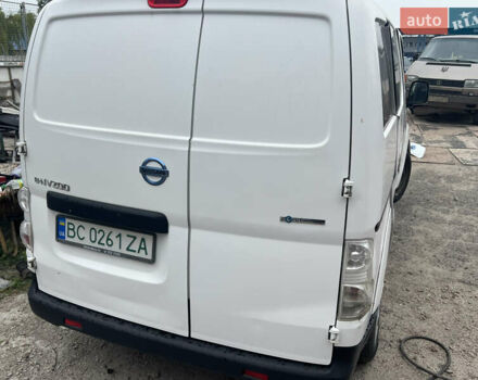 Белый Ниссан e-NV200, объемом двигателя 0 л и пробегом 150 тыс. км за 3300 $, фото 3 на Automoto.ua