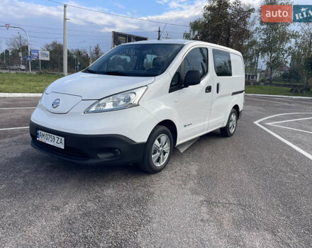 Білий Ніссан e-NV200, об'ємом двигуна 0 л та пробігом 48 тис. км за 9950 $, фото 15 на Automoto.ua