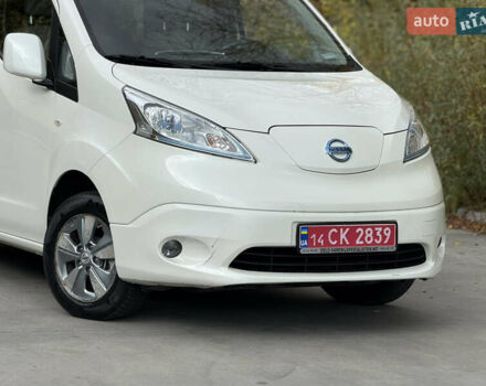Белый Ниссан e-NV200, объемом двигателя 0 л и пробегом 124 тыс. км за 9950 $, фото 6 на Automoto.ua
