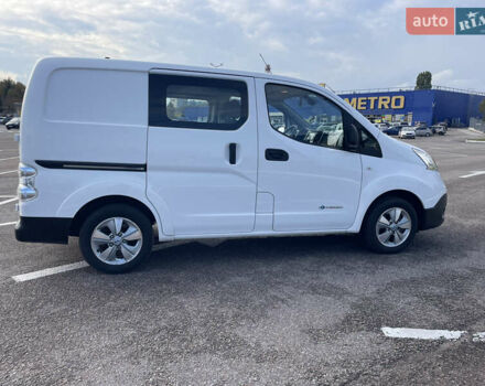 Білий Ніссан e-NV200, об'ємом двигуна 0 л та пробігом 48 тис. км за 9950 $, фото 6 на Automoto.ua