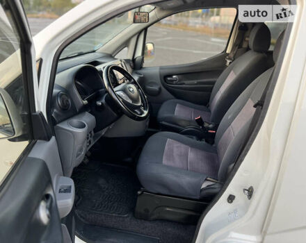 Білий Ніссан e-NV200, об'ємом двигуна 0 л та пробігом 82 тис. км за 16900 $, фото 14 на Automoto.ua