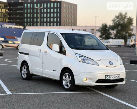 Білий Ніссан e-NV200, об'ємом двигуна 0 л та пробігом 82 тис. км за 16900 $, фото 4 на Automoto.ua