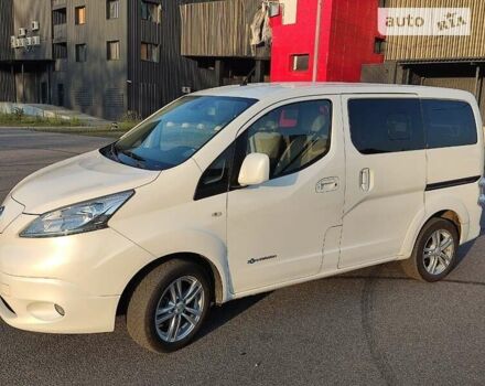 Белый Ниссан e-NV200, объемом двигателя 0 л и пробегом 75 тыс. км за 13600 $, фото 2 на Automoto.ua