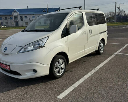 Белый Ниссан e-NV200, объемом двигателя 0 л и пробегом 117 тыс. км за 10750 $, фото 3 на Automoto.ua