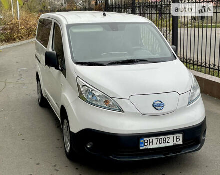 Белый Ниссан e-NV200, объемом двигателя 0 л и пробегом 85 тыс. км за 15600 $, фото 3 на Automoto.ua