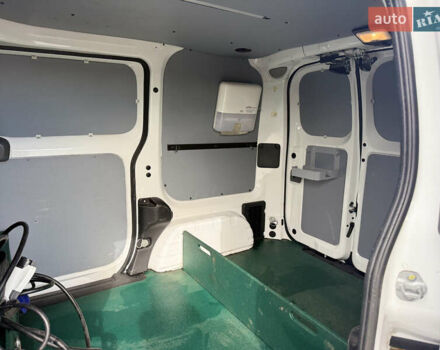 Белый Ниссан e-NV200, объемом двигателя 0 л и пробегом 27 тыс. км за 9800 $, фото 9 на Automoto.ua