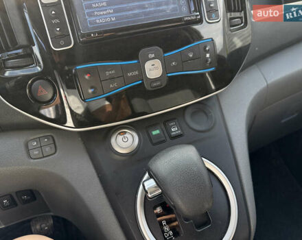 Белый Ниссан e-NV200, объемом двигателя 0 л и пробегом 40 тыс. км за 10900 $, фото 23 на Automoto.ua