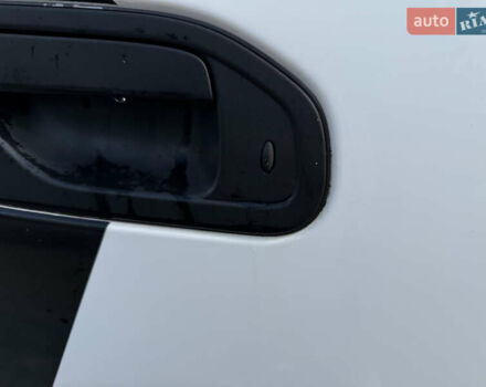 Белый Ниссан e-NV200, объемом двигателя 0 л и пробегом 40 тыс. км за 10900 $, фото 10 на Automoto.ua