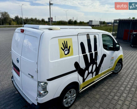 Белый Ниссан e-NV200, объемом двигателя 0 л и пробегом 40 тыс. км за 10900 $, фото 9 на Automoto.ua