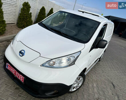 Белый Ниссан e-NV200, объемом двигателя 0 л и пробегом 27 тыс. км за 9800 $, фото 3 на Automoto.ua