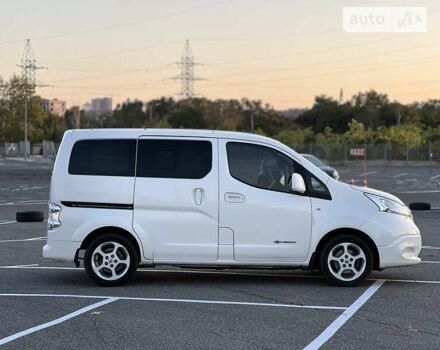 Білий Ніссан e-NV200, об'ємом двигуна 0 л та пробігом 82 тис. км за 16900 $, фото 7 на Automoto.ua