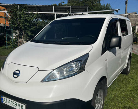 Белый Ниссан e-NV200, объемом двигателя 0 л и пробегом 74 тыс. км за 15800 $, фото 1 на Automoto.ua
