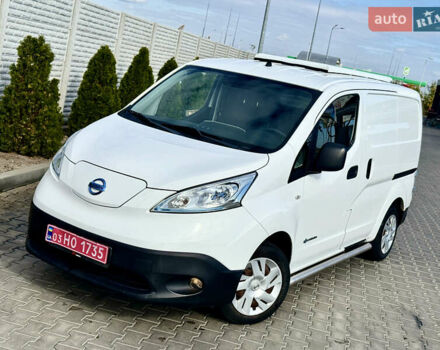 Белый Ниссан e-NV200, объемом двигателя 0 л и пробегом 27 тыс. км за 9800 $, фото 1 на Automoto.ua