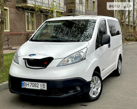 Белый Ниссан e-NV200, объемом двигателя 0 л и пробегом 85 тыс. км за 15600 $, фото 6 на Automoto.ua