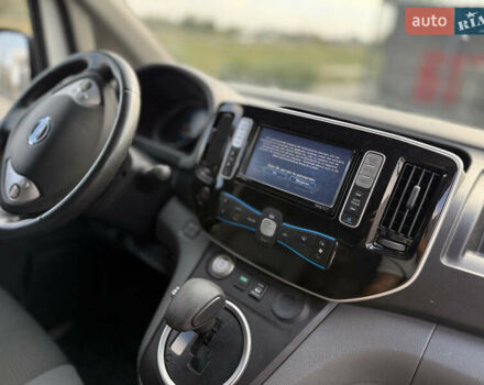 Белый Ниссан e-NV200, объемом двигателя 0 л и пробегом 40 тыс. км за 10900 $, фото 13 на Automoto.ua