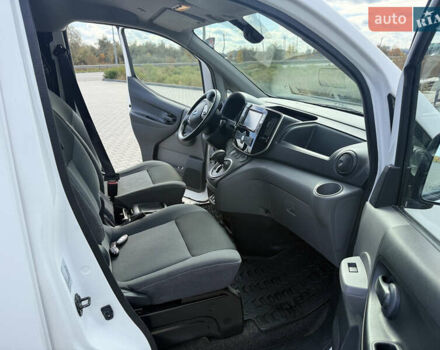 Белый Ниссан e-NV200, объемом двигателя 0 л и пробегом 27 тыс. км за 9800 $, фото 22 на Automoto.ua