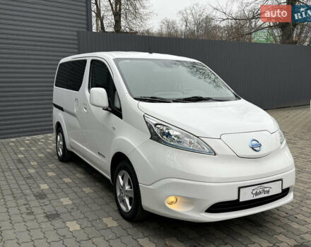 Белый Ниссан e-NV200, объемом двигателя 0 л и пробегом 88 тыс. км за 12350 $, фото 3 на Automoto.ua