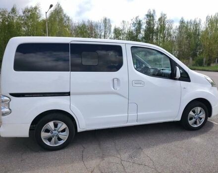 Белый Ниссан e-NV200, объемом двигателя 0 л и пробегом 139 тыс. км за 16900 $, фото 2 на Automoto.ua