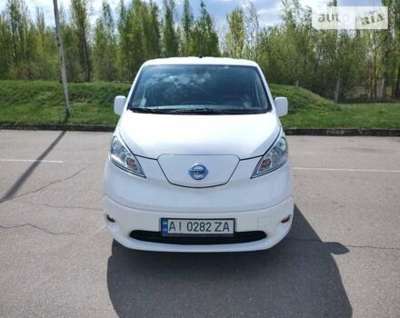 Белый Ниссан e-NV200, объемом двигателя 0 л и пробегом 139 тыс. км за 16900 $, фото 7 на Automoto.ua