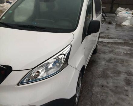 Белый Ниссан e-NV200, объемом двигателя 0 л и пробегом 70 тыс. км за 9800 $, фото 2 на Automoto.ua