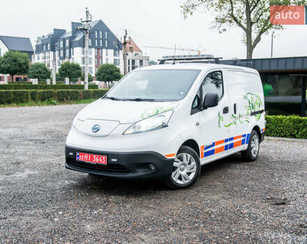 Білий Ніссан e-NV200, об'ємом двигуна 0 л та пробігом 82 тис. км за 13400 $, фото 4 на Automoto.ua