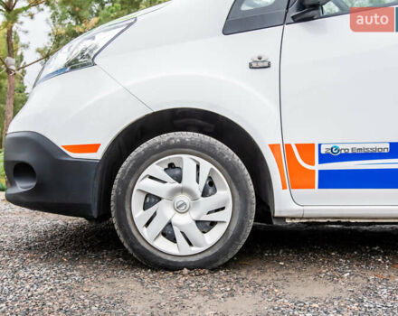 Білий Ніссан e-NV200, об'ємом двигуна 0 л та пробігом 82 тис. км за 13400 $, фото 6 на Automoto.ua