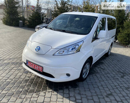 Белый Ниссан e-NV200, объемом двигателя 0 л и пробегом 59 тыс. км за 20400 $, фото 3 на Automoto.ua