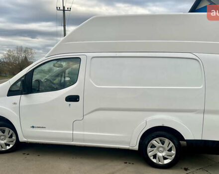 Белый Ниссан e-NV200, объемом двигателя 0 л и пробегом 20 тыс. км за 13900 $, фото 3 на Automoto.ua