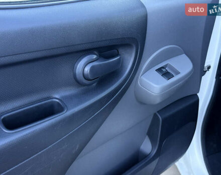 Білий Ніссан e-NV200, об'ємом двигуна 0 л та пробігом 52 тис. км за 14600 $, фото 17 на Automoto.ua