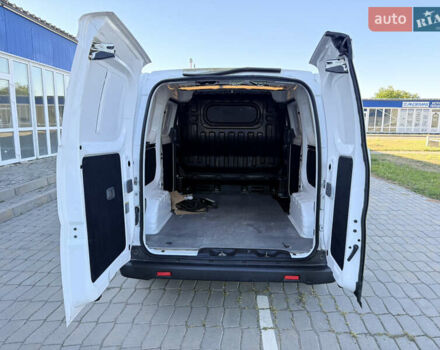 Білий Ніссан e-NV200, об'ємом двигуна 0 л та пробігом 52 тис. км за 14600 $, фото 10 на Automoto.ua