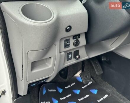 Белый Ниссан e-NV200, объемом двигателя 0 л и пробегом 125 тыс. км за 15900 $, фото 15 на Automoto.ua
