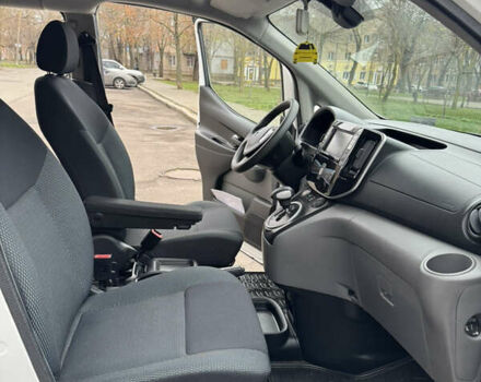 Білий Ніссан e-NV200, об'ємом двигуна 0 л та пробігом 179 тис. км за 15300 $, фото 11 на Automoto.ua