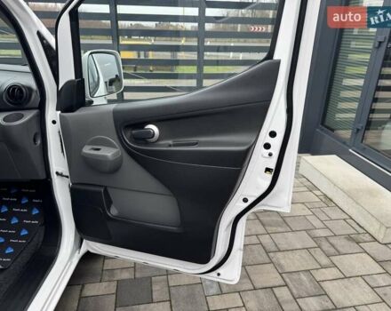 Белый Ниссан e-NV200, объемом двигателя 0 л и пробегом 125 тыс. км за 15900 $, фото 29 на Automoto.ua