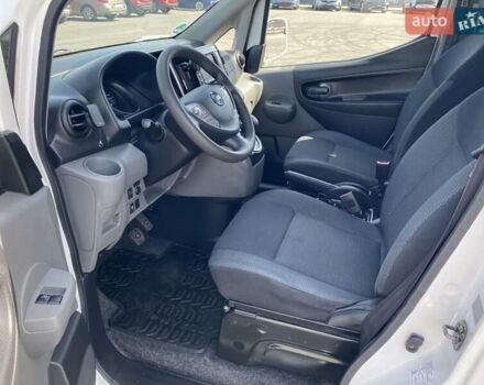 Белый Ниссан e-NV200, объемом двигателя 0 л и пробегом 179 тыс. км за 15700 $, фото 8 на Automoto.ua