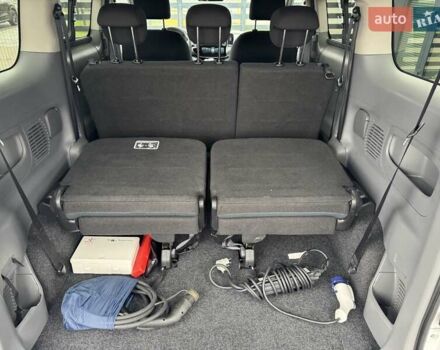 Белый Ниссан e-NV200, объемом двигателя 0 л и пробегом 125 тыс. км за 15900 $, фото 4 на Automoto.ua