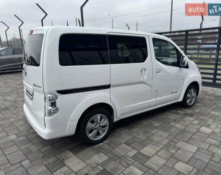 Белый Ниссан e-NV200, объемом двигателя 0 л и пробегом 125 тыс. км за 15900 $, фото 2 на Automoto.ua