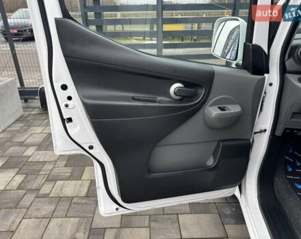 Белый Ниссан e-NV200, объемом двигателя 0 л и пробегом 125 тыс. км за 15900 $, фото 13 на Automoto.ua