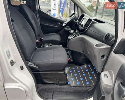 Белый Ниссан e-NV200, объемом двигателя 0 л и пробегом 125 тыс. км за 15900 $, фото 30 на Automoto.ua