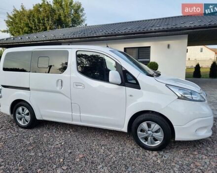 Белый Ниссан e-NV200, объемом двигателя 0 л и пробегом 202 тыс. км за 13300 $, фото 2 на Automoto.ua