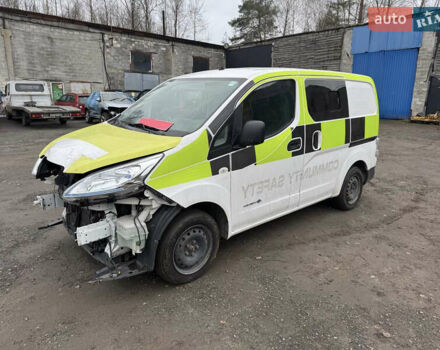 Белый Ниссан e-NV200, объемом двигателя 0 л и пробегом 200 тыс. км за 8950 $, фото 3 на Automoto.ua