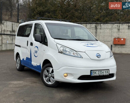 Белый Ниссан e-NV200, объемом двигателя 0 л и пробегом 50 тыс. км за 17899 $, фото 5 на Automoto.ua
