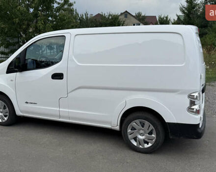 Белый Ниссан e-NV200, объемом двигателя 0 л и пробегом 80 тыс. км за 13500 $, фото 8 на Automoto.ua
