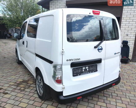 Белый Ниссан e-NV200, объемом двигателя 0 л и пробегом 99 тыс. км за 13900 $, фото 4 на Automoto.ua